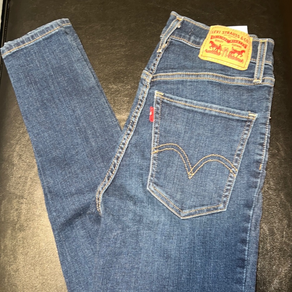 Levi skinny jeans